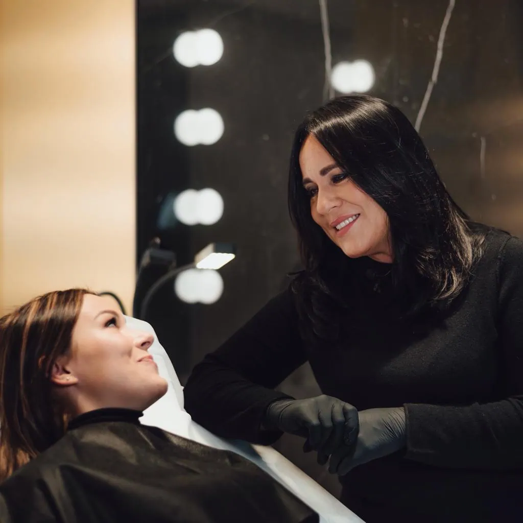 Nici liftingujące a wolumetria – analiza odmładzania w Illustre